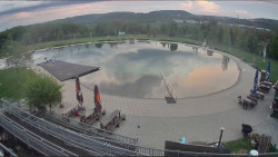 Koupací jezero