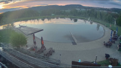 Koupací jezero