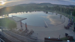 Koupací jezero