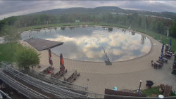 Koupací jezero