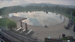 Koupací jezero