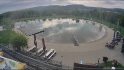 Koupací jezero