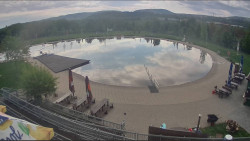 Koupací jezero