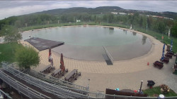 Koupací jezero