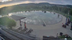 Koupací jezero