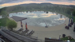 Koupací jezero