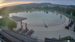Koupací jezero