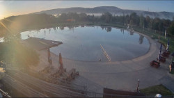 Koupací jezero