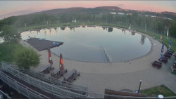 Koupací jezero