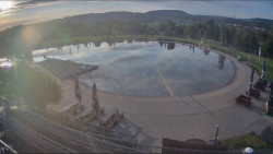 Koupací jezero