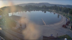 Koupací jezero