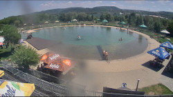 Koupací jezero