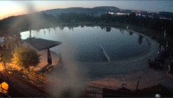 Koupací jezero