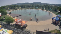 Koupací jezero