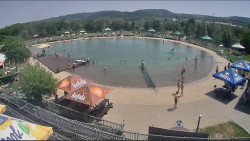 Koupací jezero