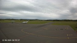 Pojezdová dráha C, benzinová stanice, runway