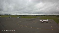 Pojezdová dráha C, benzinová stanice, runway