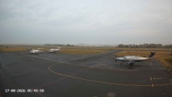Pojezdová dráha C, benzinová stanice, runway
