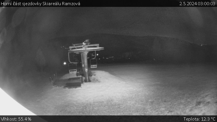 Skiarena R3 Ramzová - Horní část sjezdovky Skiareálu Ramzová - 2.5.2024 v 03:00