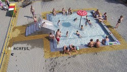 Children's paddling pool