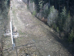 Skiareál Troják - Kamera na svahu B, nástup vleku - 10.3.2023 v 08:09