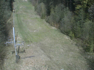 Skiareál Troják - Kamera na svahu B, nástup vleku - 1.5.2023 v 10:09