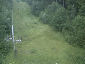 Skiareál Troják - Kamera na svahu B, nástup vleku - 15.7.2024 v 10:09 Skiareál Troják - Kamera na svahu B, nástup vleku - 15.7.2024 v 10:09