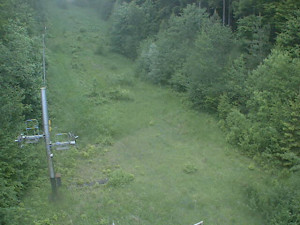 Skiareál Troják - Kamera na svahu B, nástup vleku - 1.6.2025 v 15:09 Skiareál Troják - Kamera na svahu B, nástup vleku - 1.6.2025 v 15:09