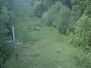 Skiareál Troják - Kamera na svahu B, nástup vleku - 1.6.2025 v 16:09 Skiareál Troják - Kamera na svahu B, nástup vleku - 1.6.2025 v 16:09