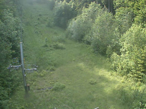 Skiareál Troják - Kamera na svahu B, nástup vleku - 1.6.2025 v 17:09 Skiareál Troják - Kamera na svahu B, nástup vleku - 1.6.2025 v 17:09