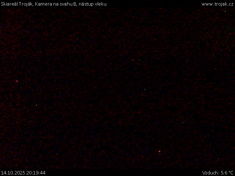 Skiareál Troják - Kamera na svahu B, nástup vleku - 14.10.2025 v 20:19 Skiareál Troják - Kamera na svahu B, nástup vleku - 14.10.2025 v 20:19