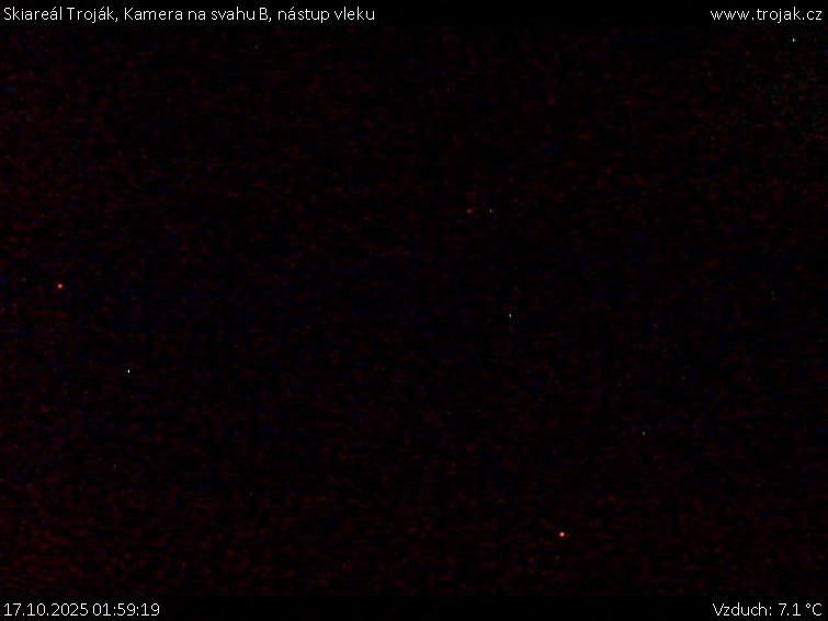 Skiareál Troják - Kamera na svahu B, nástup vleku - 17.10.2025 v 01:59 Skiareál Troják - Kamera na svahu B, nástup vleku - 17.10.2025 v 01:59
