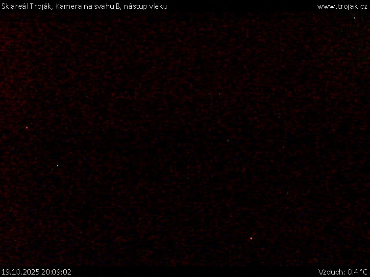 Skiareál Troják - Kamera na svahu B, nástup vleku - 19.10.2025 v 20:09 Skiareál Troják - Kamera na svahu B, nástup vleku - 19.10.2025 v 20:09