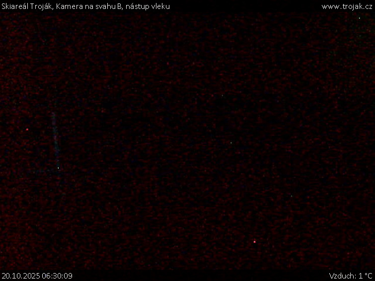Skiareál Troják - Kamera na svahu B, nástup vleku - 20.10.2025 v 06:30 Skiareál Troják - Kamera na svahu B, nástup vleku - 20.10.2025 v 06:30