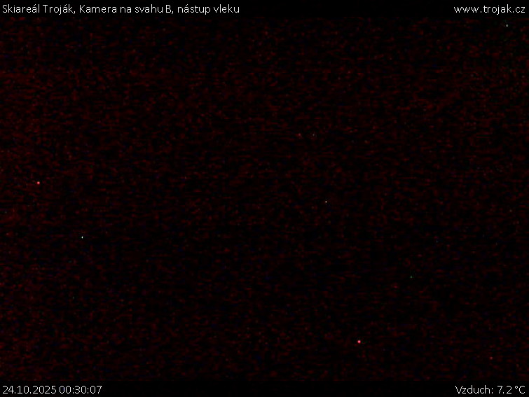 Skiareál Troják - Kamera na svahu B, nástup vleku - 24.10.2025 v 00:30 Skiareál Troják - Kamera na svahu B, nástup vleku - 24.10.2025 v 00:30