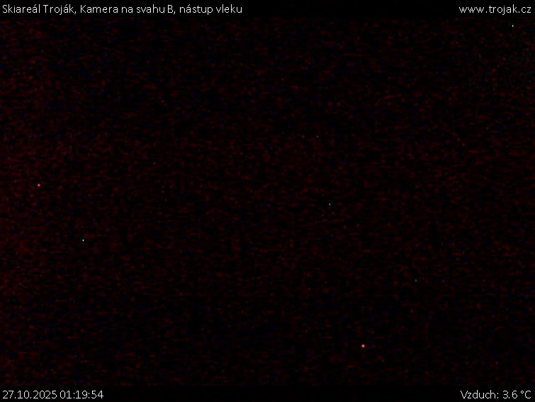 Skiareál Troják - Kamera na svahu B, nástup vleku - 27.10.2025 v 01:19 Skiareál Troják - Kamera na svahu B, nástup vleku - 27.10.2025 v 01:19
