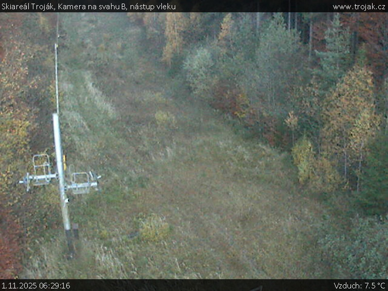 Skiareál Troják - Kamera na svahu B, nástup vleku - 1.11.2025 v 06:29 Skiareál Troják - Kamera na svahu B, nástup vleku - 1.11.2025 v 06:29