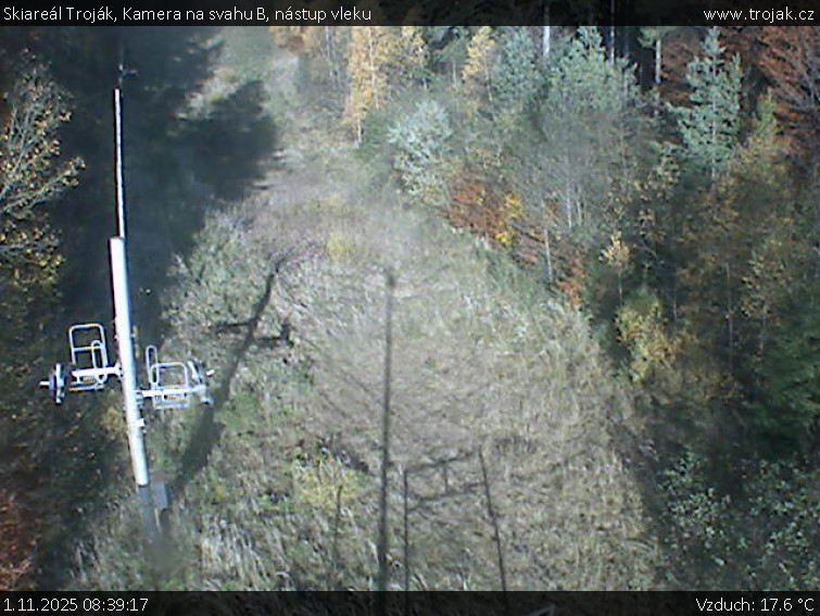 Skiareál Troják - Kamera na svahu B, nástup vleku - 1.11.2025 v 08:39 Skiareál Troják - Kamera na svahu B, nástup vleku - 1.11.2025 v 08:39