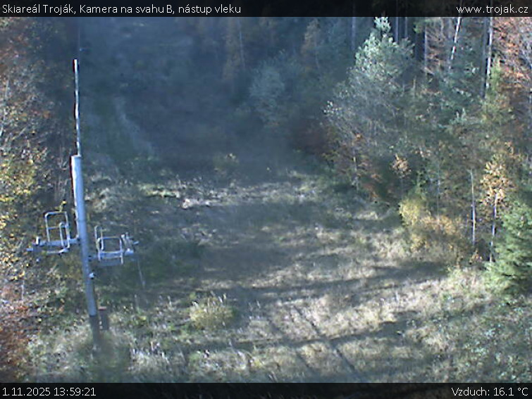 Skiareál Troják - Kamera na svahu B, nástup vleku - 1.11.2025 v 13:59 Skiareál Troják - Kamera na svahu B, nástup vleku - 1.11.2025 v 13:59