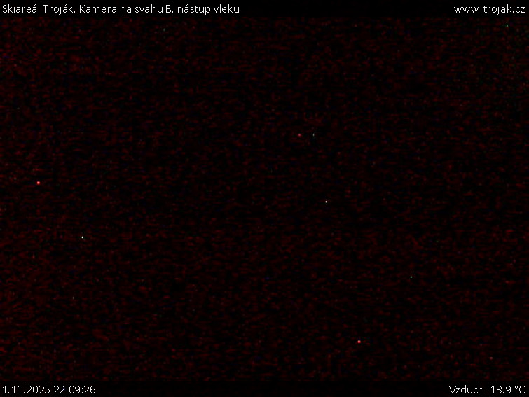 Skiareál Troják - Kamera na svahu B, nástup vleku - 1.11.2025 v 22:09 Skiareál Troják - Kamera na svahu B, nástup vleku - 1.11.2025 v 22:09