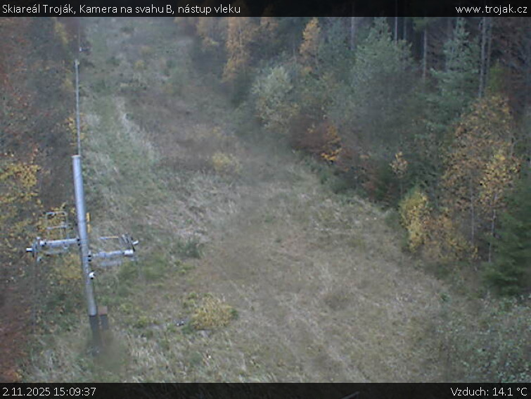 Skiareál Troják - Kamera na svahu B, nástup vleku - 2.11.2025 v 15:09 Skiareál Troják - Kamera na svahu B, nástup vleku - 2.11.2025 v 15:09