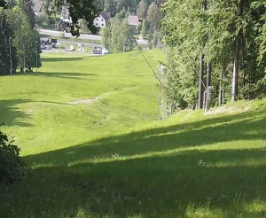 Skiareál Karolinka  - Prostřední část sjezdovky a snowpark - 29.5.2023 v 17:32