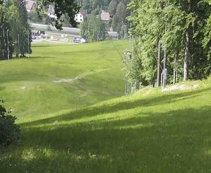 Skiareál Karolinka  - Prostřední část sjezdovky a snowpark - 2.6.2023 v 16:02