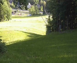 Skiareál Karolinka  - Prostřední část sjezdovky a snowpark - 3.6.2023 v 06:32