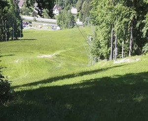 Skiareál Karolinka  - Prostřední část sjezdovky a snowpark - 3.6.2023 v 15:32