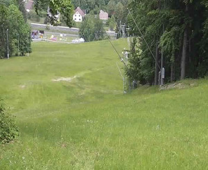 Skiareál Karolinka  - Prostřední část sjezdovky a snowpark - 5.6.2023 v 12:02