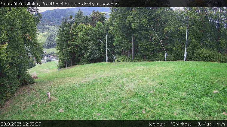 Skiareál Karolinka - Prostřední část sjezdovky a snowpark - 29.9.2025 v 12:02 Skiareál Karolinka - Prostřední část sjezdovky a snowpark - 29.9.2025 v 12:02