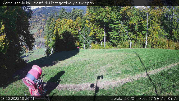 Skiareál Karolinka - Prostřední část sjezdovky a snowpark - 13.10.2025 v 13:50 Skiareál Karolinka - Prostřední část sjezdovky a snowpark - 13.10.2025 v 13:50