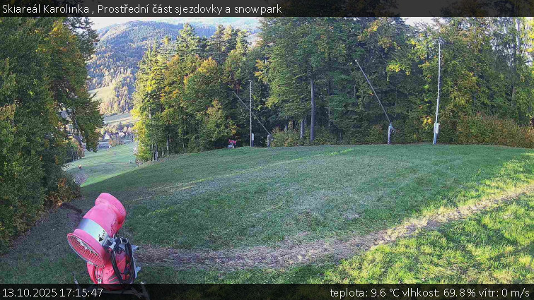 Skiareál Karolinka - Prostřední část sjezdovky a snowpark - 13.10.2025 v 17:15 Skiareál Karolinka - Prostřední část sjezdovky a snowpark - 13.10.2025 v 17:15