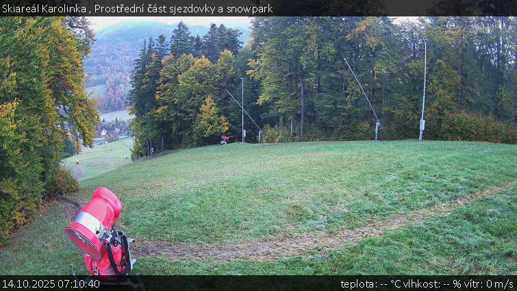 Skiareál Karolinka - Prostřední část sjezdovky a snowpark - 14.10.2025 v 07:10 Skiareál Karolinka - Prostřední část sjezdovky a snowpark - 14.10.2025 v 07:10